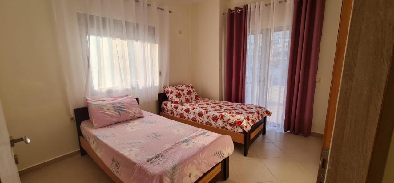 Saranda City Center & Beach Apartament 2 Bed Room Exterior photo