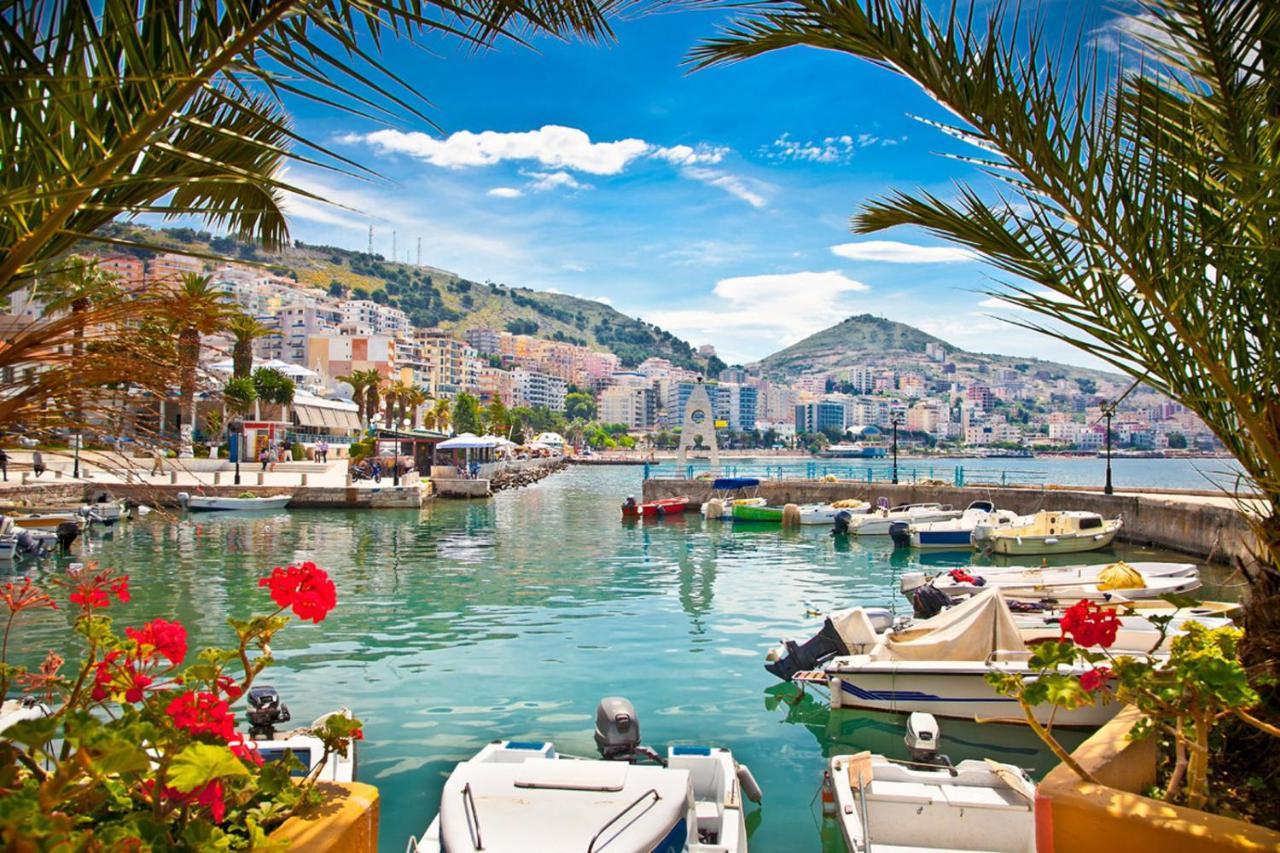 Saranda City Center & Beach Apartament 2 Bed Room Exterior photo