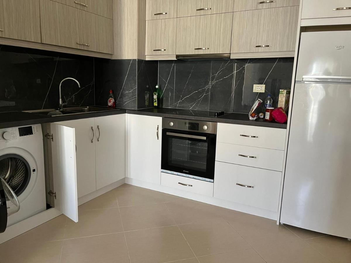 Saranda City Center & Beach Apartament 2 Bed Room Exterior photo