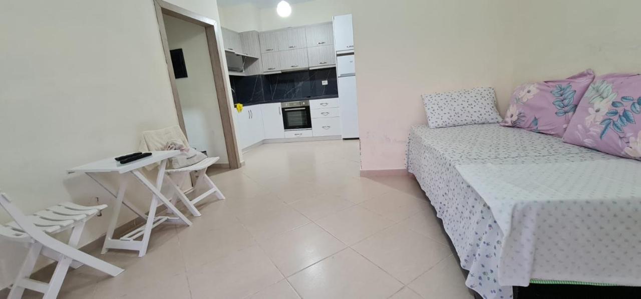 Saranda City Center & Beach Apartament 2 Bed Room Exterior photo